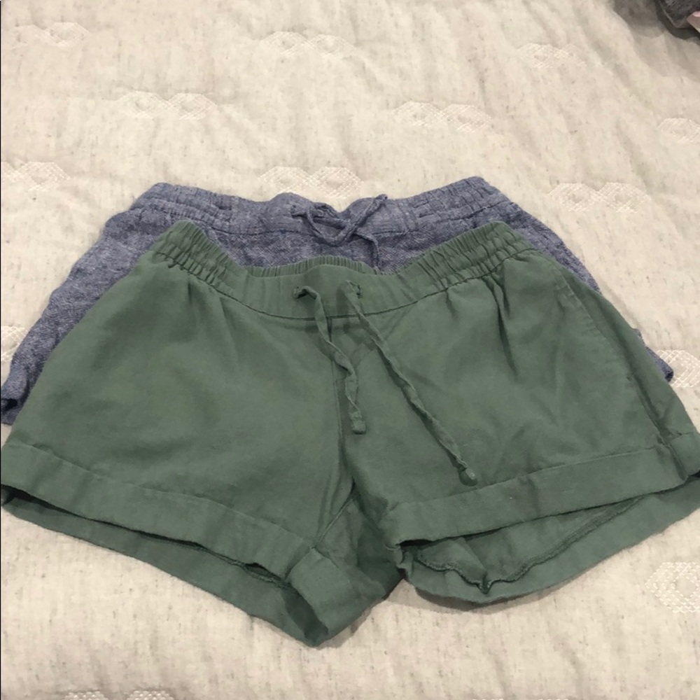 Bundle of Two Linen Blend Pull On Shorts